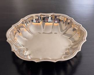 Oneida Silver Plate Scallop Edge Bowl. Photo 1 of 2.