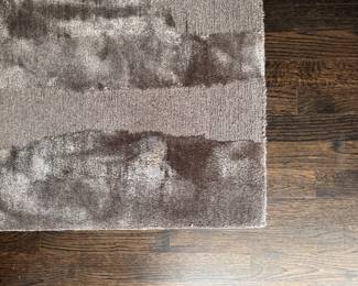 Holly Hunt Beyond Borders Silk & Wool Area Rug. Measures 9' x 12'. Just Cleaned! Photo 2 of 5.