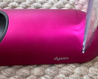 Dyson Airstraight Flatiron. Photo 2 of 2.