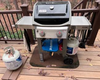 Weber Grill with 2 Tanks More