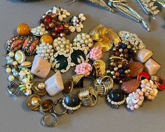 Vintage Clip On earrings