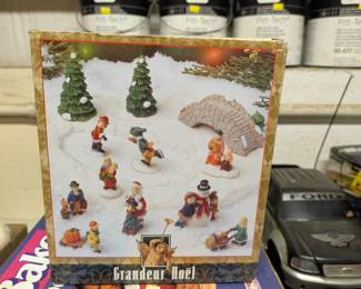Grandeur Noël Christmas Village