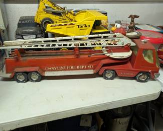 Nylint Fire Dept Truck Hook and Ladder #33