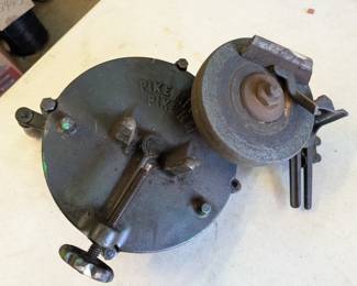 Vintage Peerless Senior No9 hand crank bench grinder Pike Mfg.