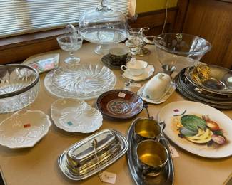 Kitchenware and serving dishes