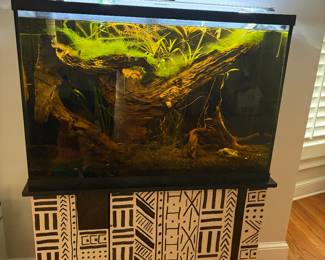 LARGE AQUARIUM AND STAND - ALL CHEMICALS INCLUDED