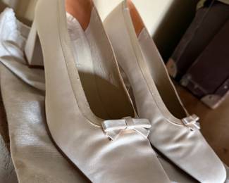 BRIDES SATIN SHOES SIZE 11