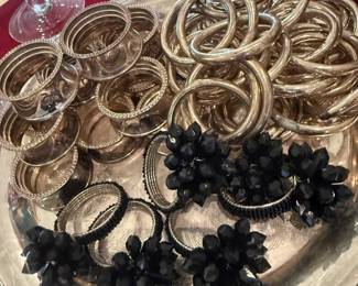 FESTIVE NAPKIN RINGS