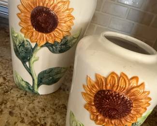 VINTAGE SUNFLOWERS CERAMIC VASES - MADE IN TAIWAN