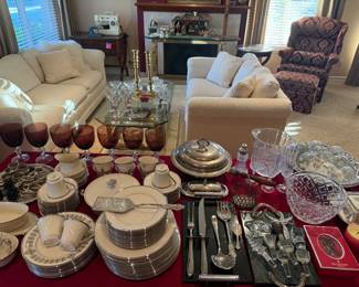 ENTERTAINMENT TABLE ~ PERFECT TIMING FOR YOUR HOLIDAY PARTIES