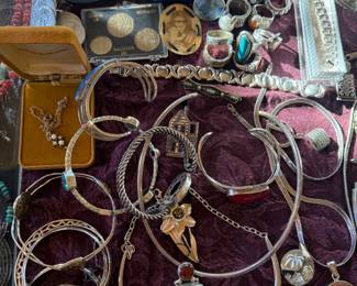 Carnelian. Coral. Lapis. Malachite. Etc..