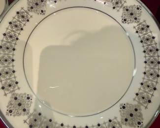 TGHESE ACCENT PLATES SO PRETTY