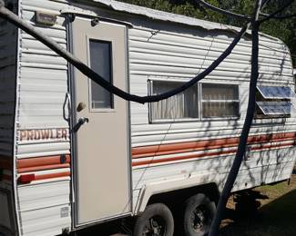 Vintage Fleetwood Prowler Travel Trailer –Nice Interior – NEEDS WORK