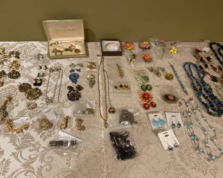 Vintage costume jewelry-100's of pieces!!