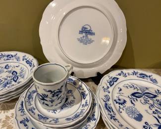International Tableworks “Blue Rhapsody” set of 16 pieces