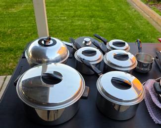 Stainless steel cookware