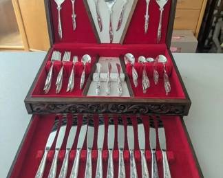 HKF165- Rogers Bros Silver Plated Flatware 100+ Piece Set