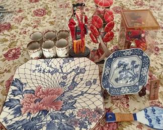 HKF019 Miscellaneous Japanese Dishware And Dolls 