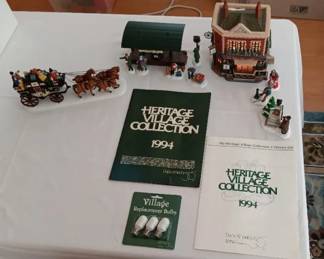 HKF268 Heritage Village Collection Holiday Tabletop Decor