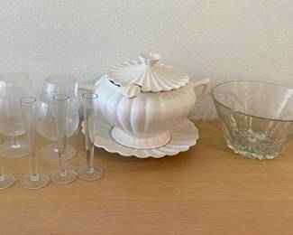 HKF216 - Elegant Serving Set Bundle-Tureen, Glasses , Salad Bowl