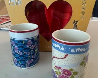 HKF279 - Pair of Chinese Affection Pottery Cups 