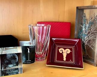 HKF214- Classy Crystal And Wood Office Decor 