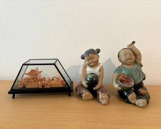 HKF182 Two Chinese Mudmen Figurines With A Chinese Carving Diorama 