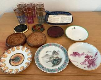 HKF174 Assortment Of Glassware And Coasters 