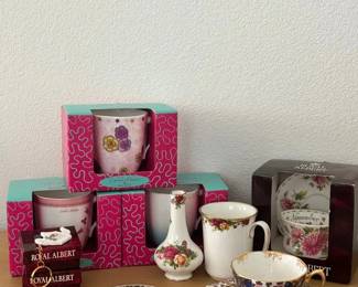 HKF117 - Royal Albert Mystery Collection