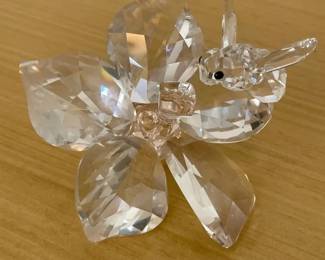 HKF386 - Swarovski Crystal Collectibles -" Bee On Flower" Jubilee Edition 