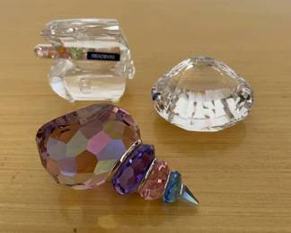 HKF361 - Swarovski Crystal Collectibles - "Clamshell Closed", "Corruna Shell", & "Treasure Chest" 