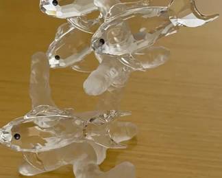 HKF236 - Swarovski Crystal Collectibles - “School Of Fishes”