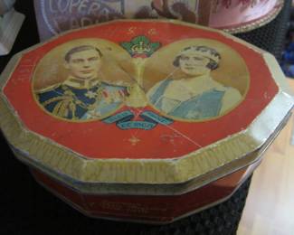 Vintage 1939 Candy Box, Royal Family King George