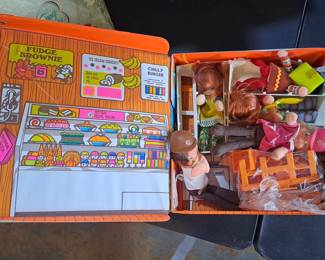 BASKIN ROBBINS ICE CREAM SHOP