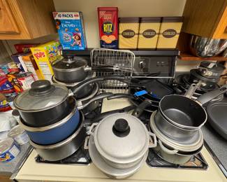 COOKWARE & BAKEWARE 