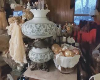 Lamp, ornaments, shabby chic