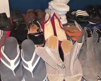 Ladies Shoes Size 7 - 9