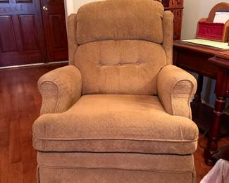 Presale Swivel small recliner $125