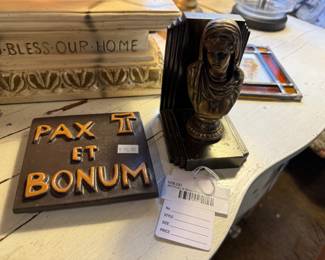 Jennings & Bros Virgin Mary Bookend