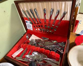 Oneida Duchess Stainless Set