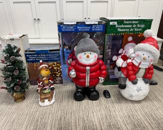 Outdoor Christmas figurines