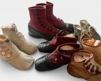 Children's Victorian era button up shoes