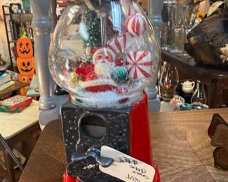 santa bubble gum machine with winter scene
