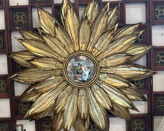 Metal Silver-finish Convex Sunburst