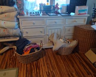 Triple dresser that matches the bed