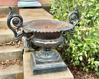 Pair of Garden Urns with Handles (2 of 2)