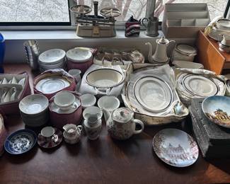 2 fine china sets (Pickard Nocturn and Narumi Japan) and 12 French Limoges collector plates