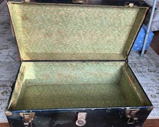 Antique foot locker