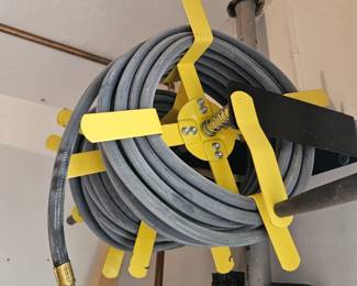 2 Air hose reels