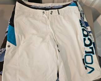 Size 36 Volcom men's new trunks $10